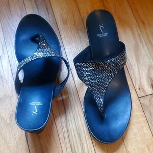 Simply Vera by Vera Wang sandals